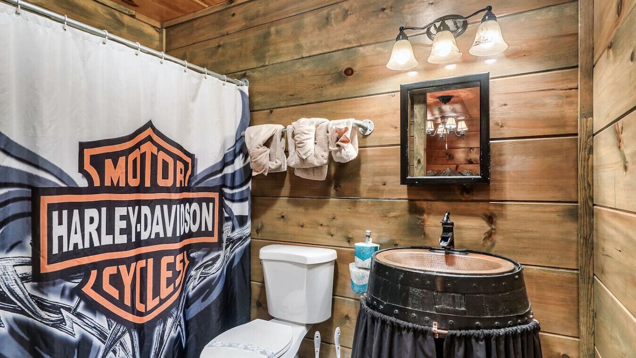 Photo of Bathroom in Kodak