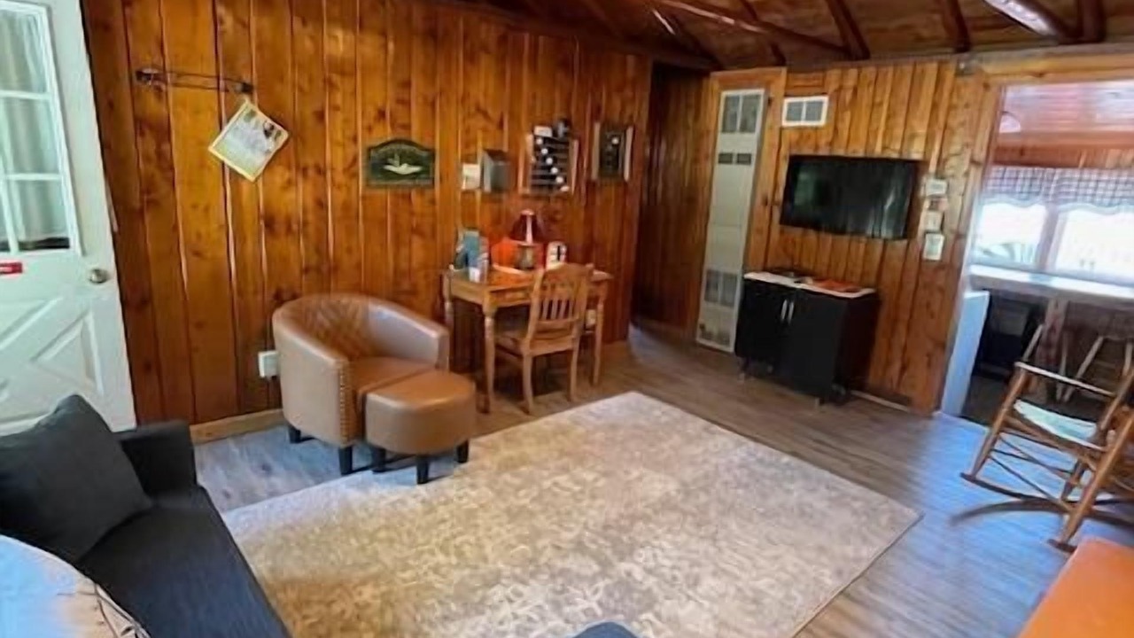 Photo of Livingroom in Clare