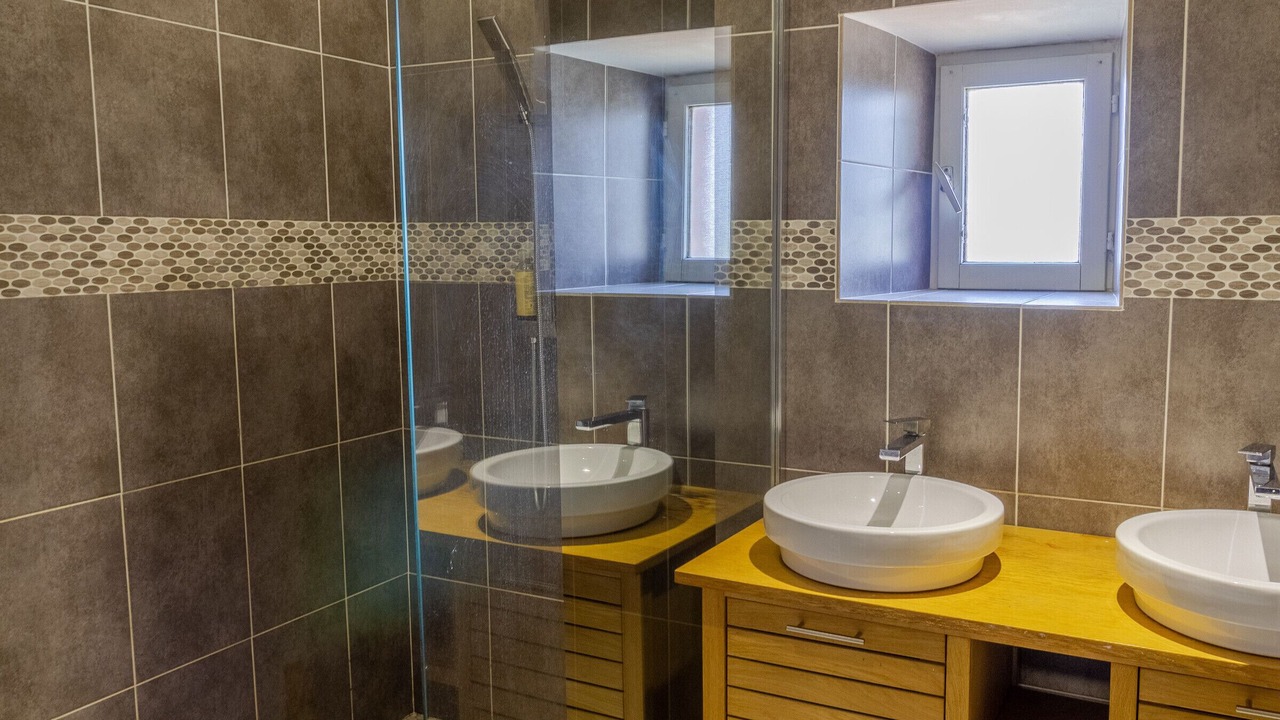 Photo of Bathroom in Marans