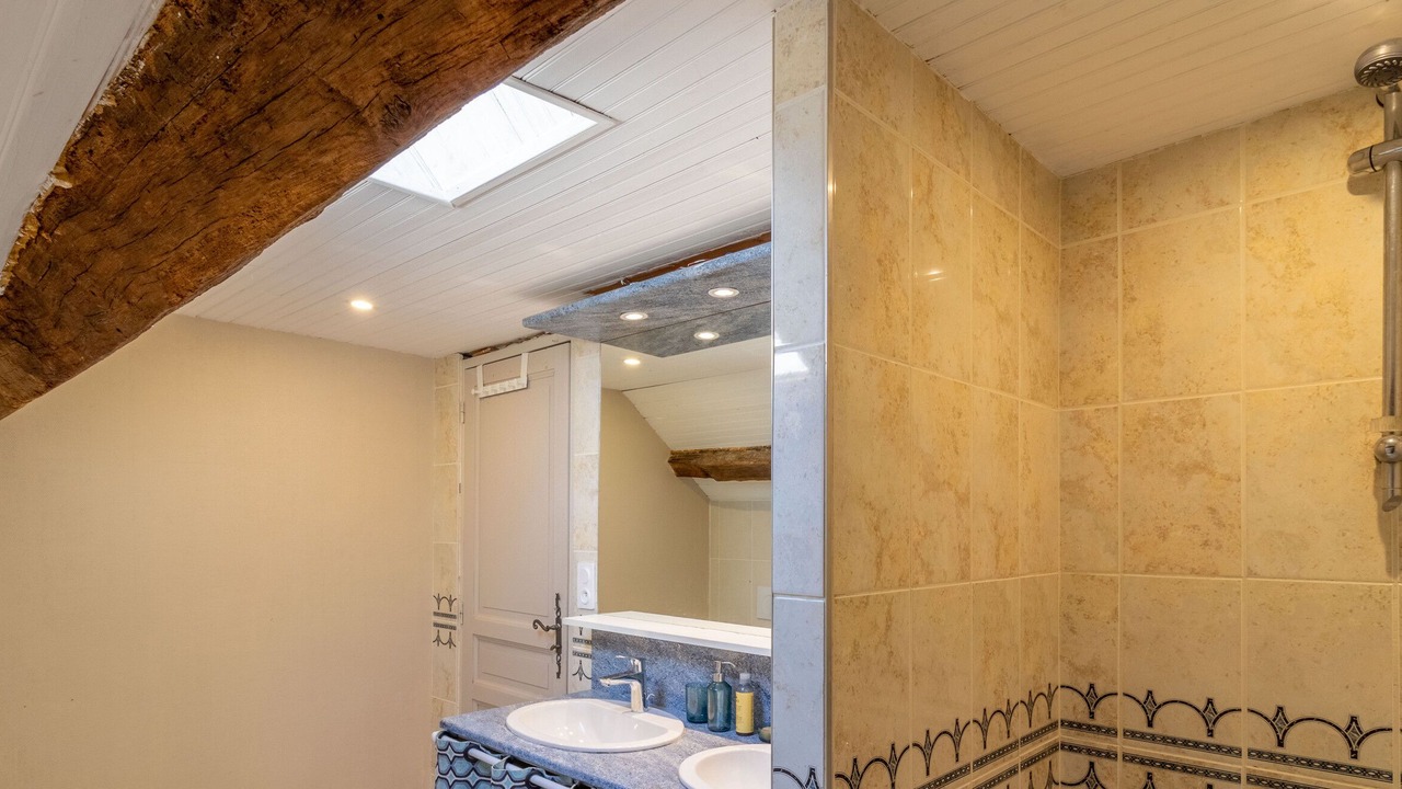 Photo of Bathroom in Marans
