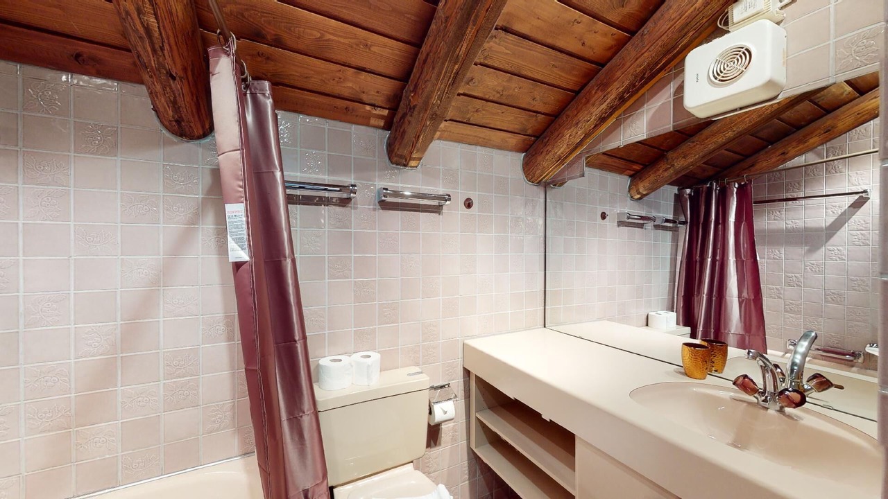 Photo of Bathroom in La Punt-Chamues-ch