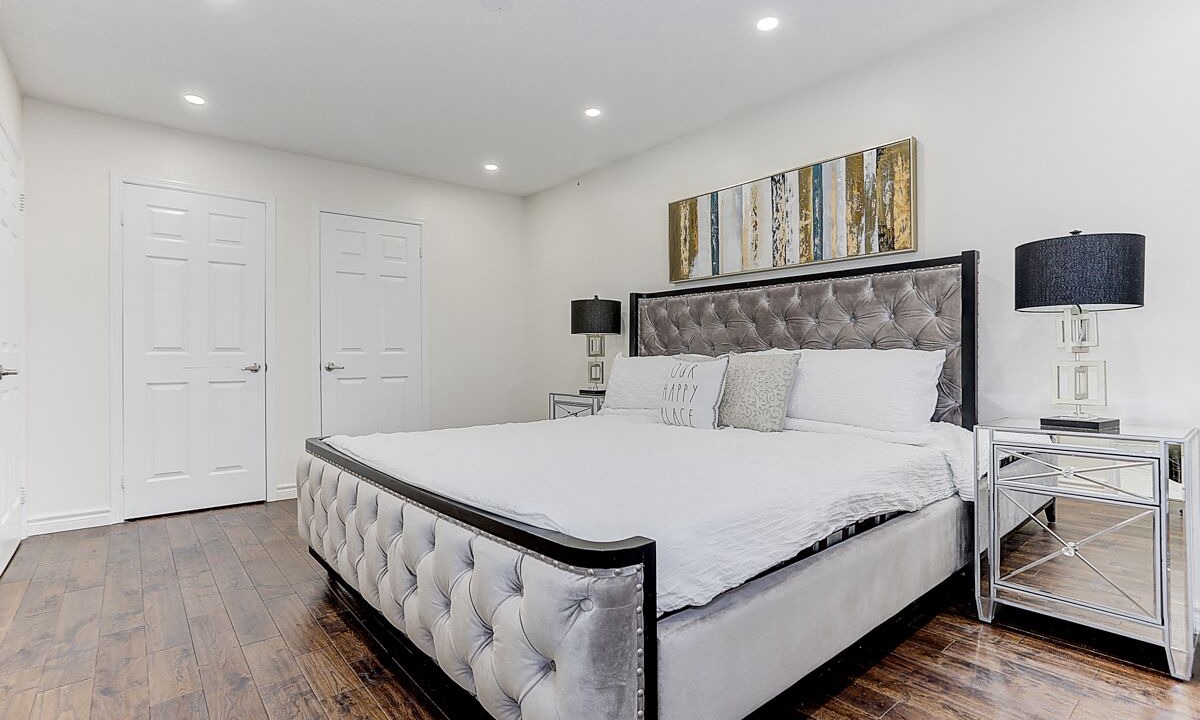 Photo of Bedroom in Steeles