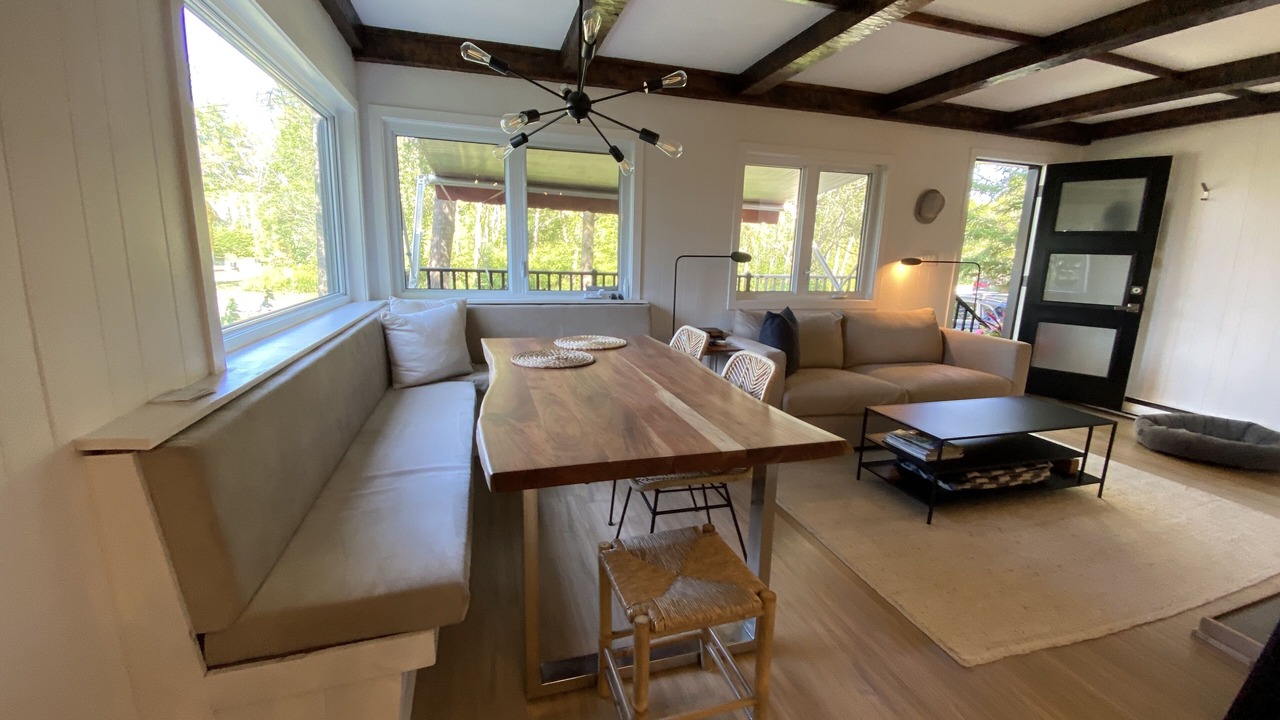 Photo of Livingroom in Port McNicoll