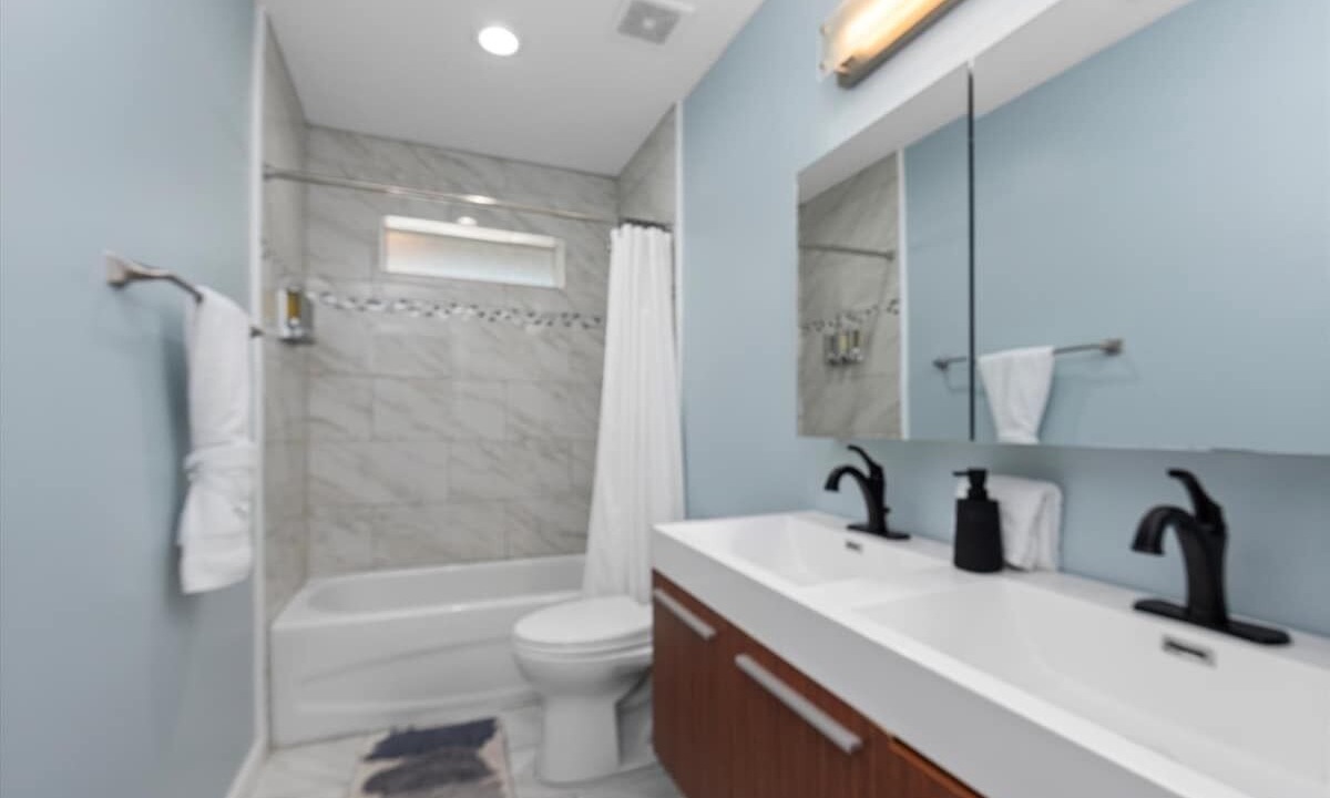 Photo of Bathroom in Galveston
