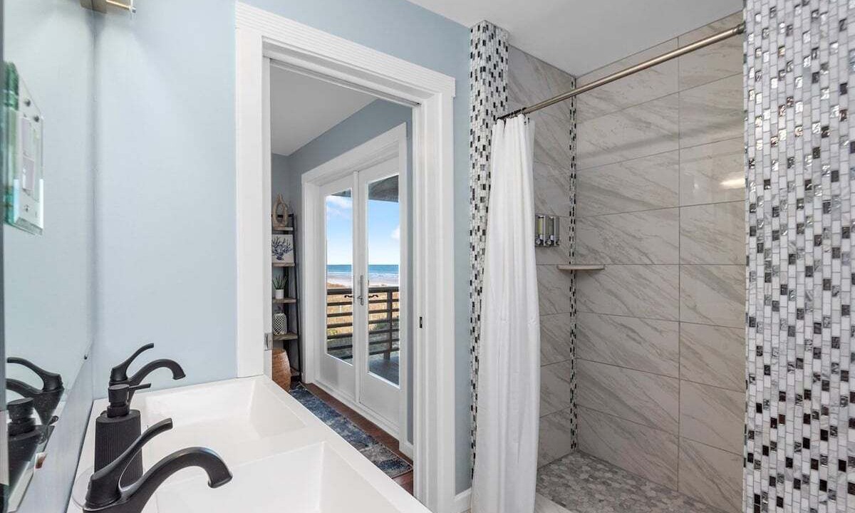Photo of Bathroom in Galveston