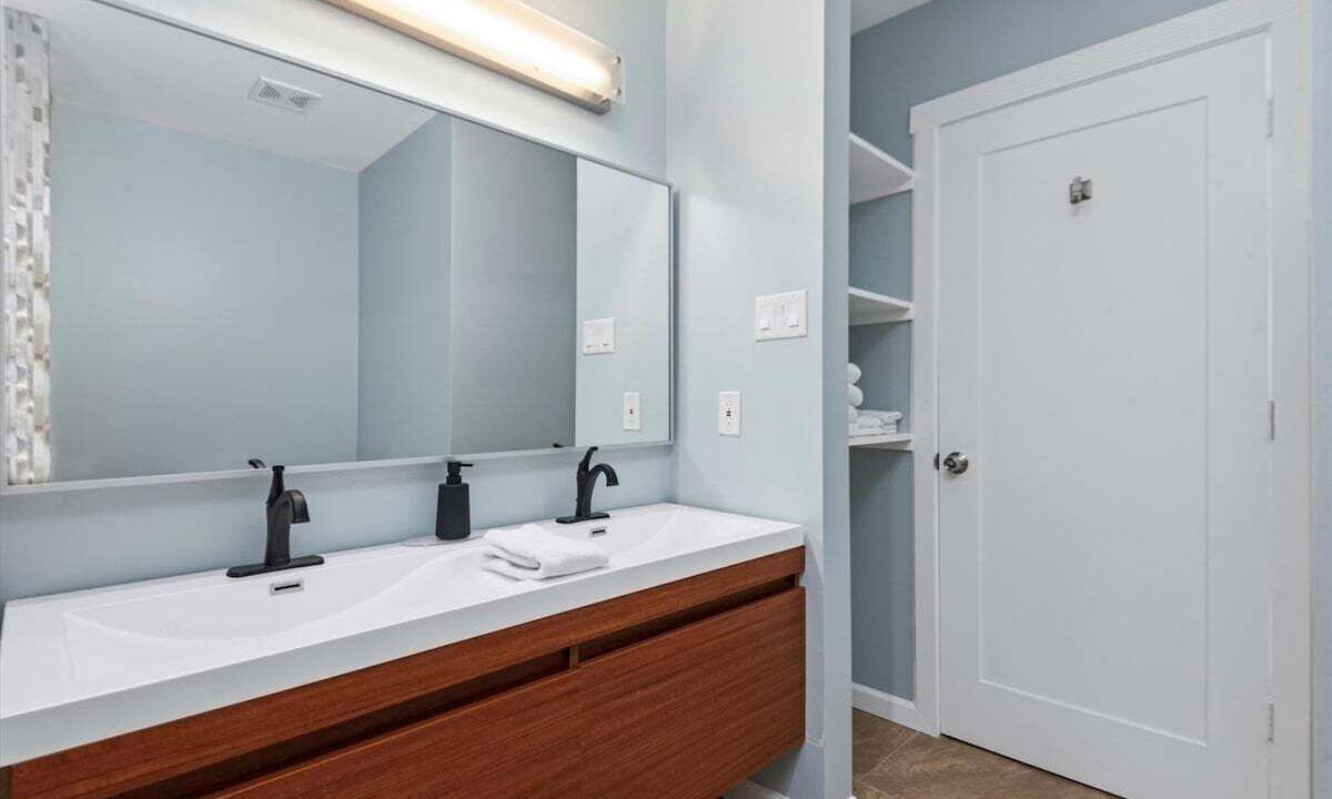 Photo of Bathroom in Galveston