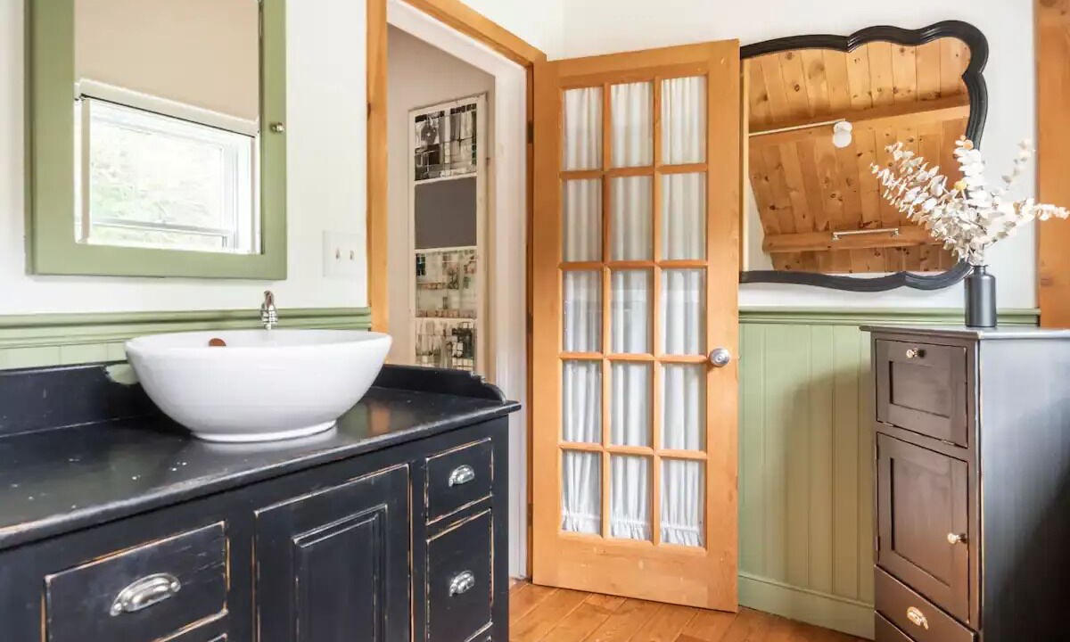 Photo of Bathroom in Roscoe