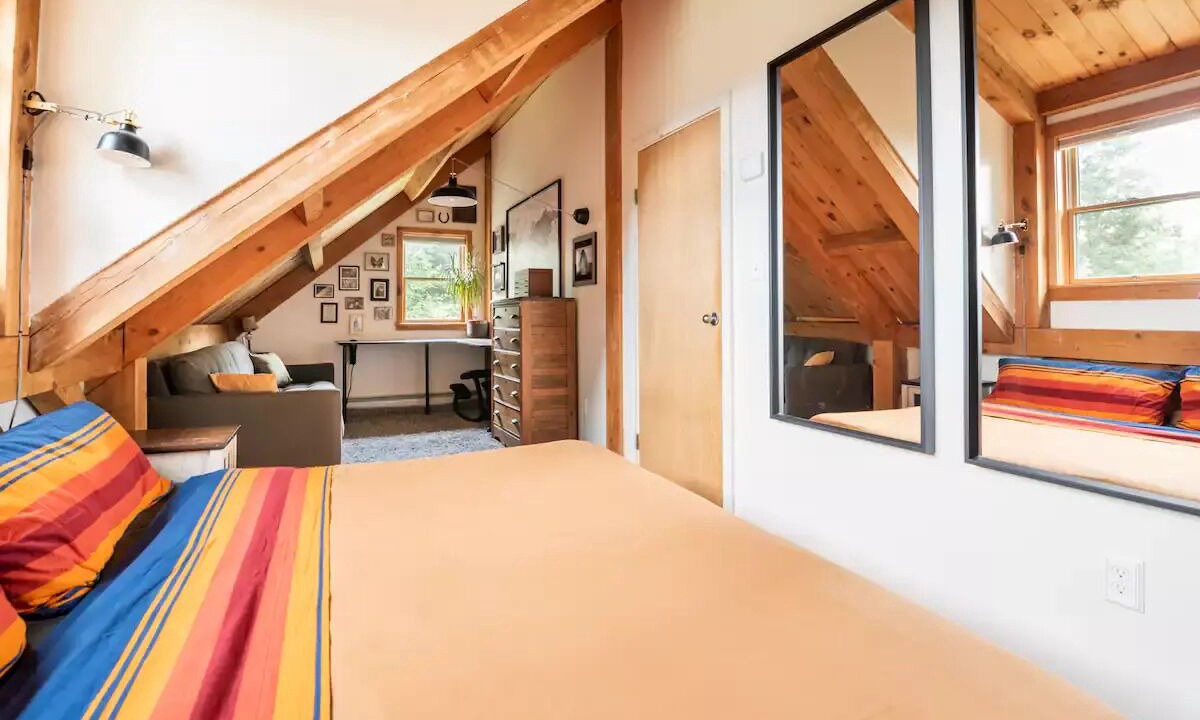 Photo of Bedroom in Roscoe