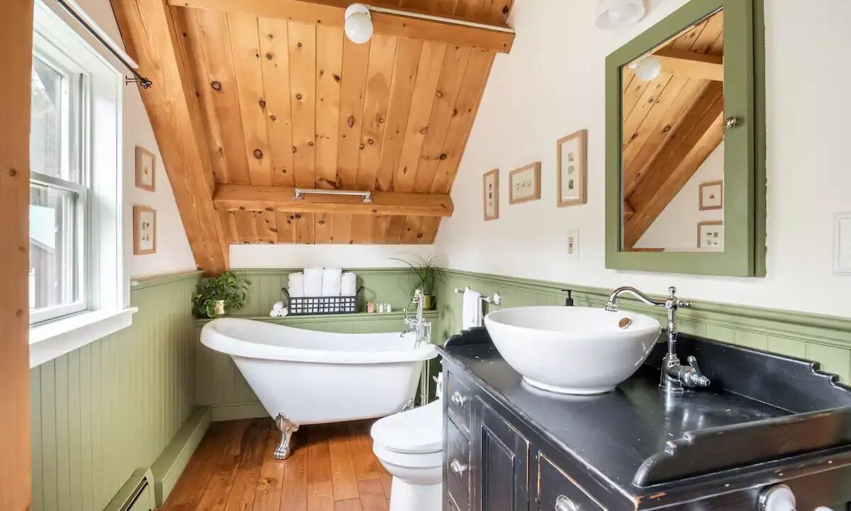 Photo of Bathroom in Roscoe