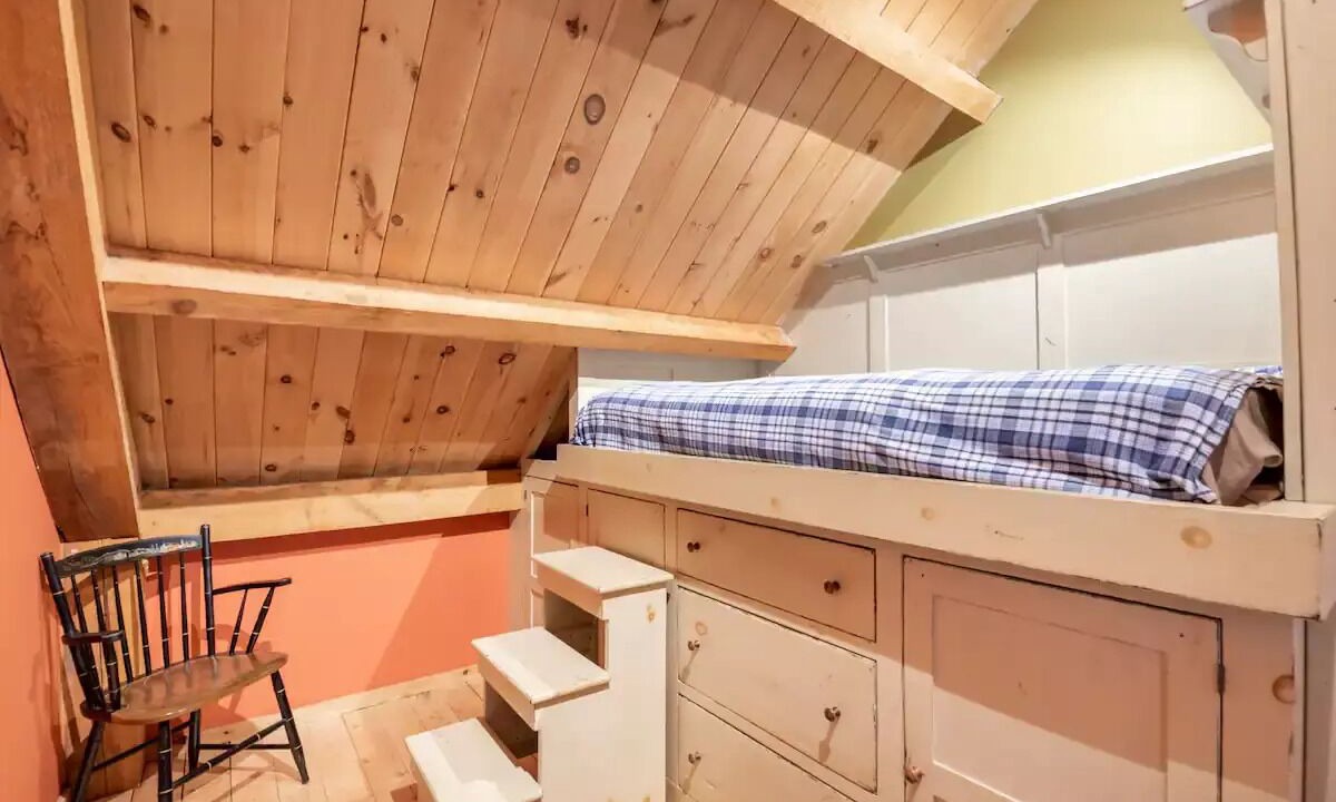 Photo of Bedroom in Roscoe