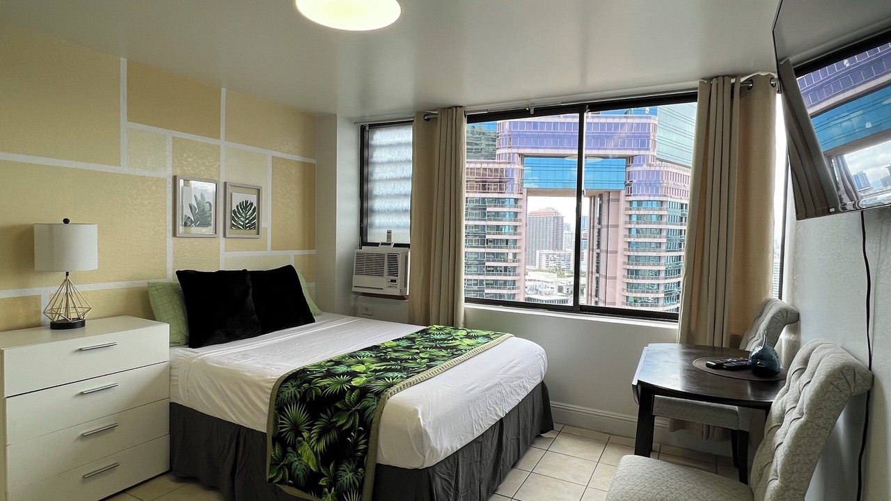 Photo of Bedroom in Waikiki