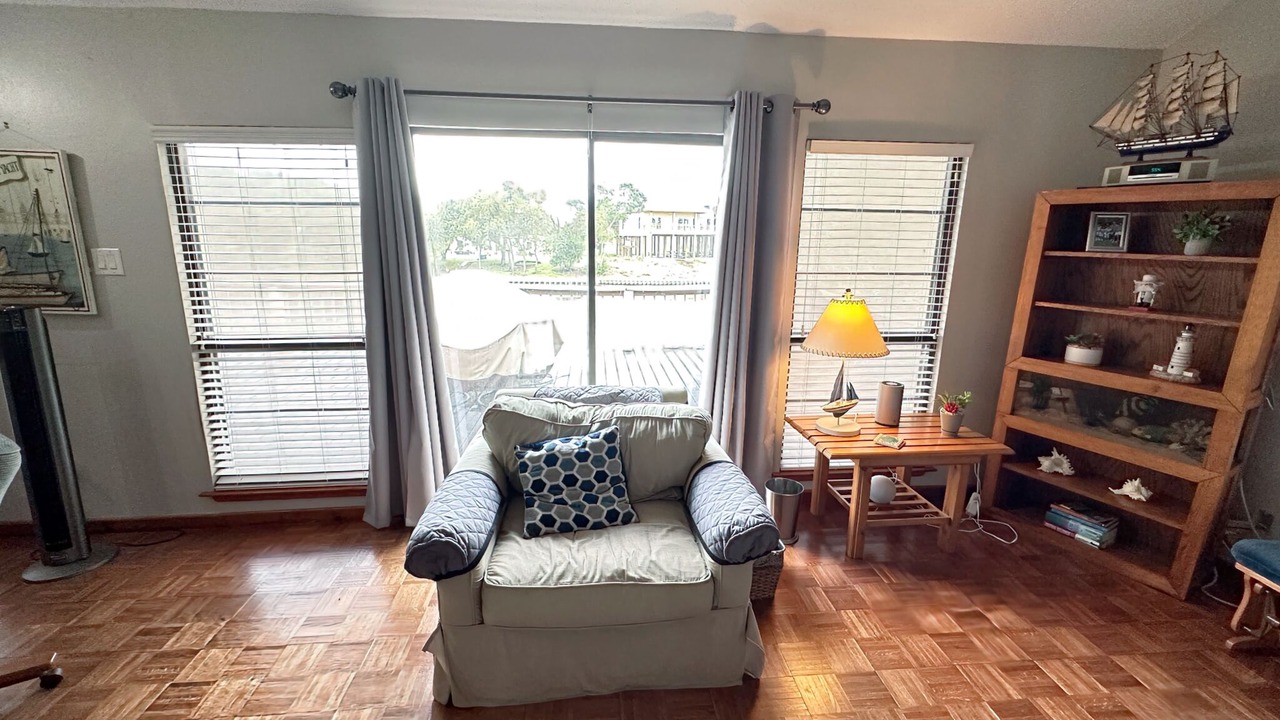 Photo of Livingroom in Cedar Lane