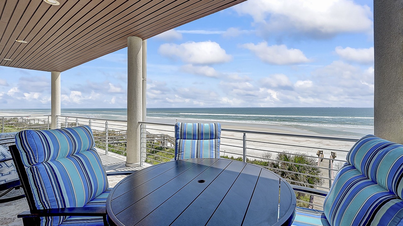 Photo of Patio Balcony in Crescent Beach