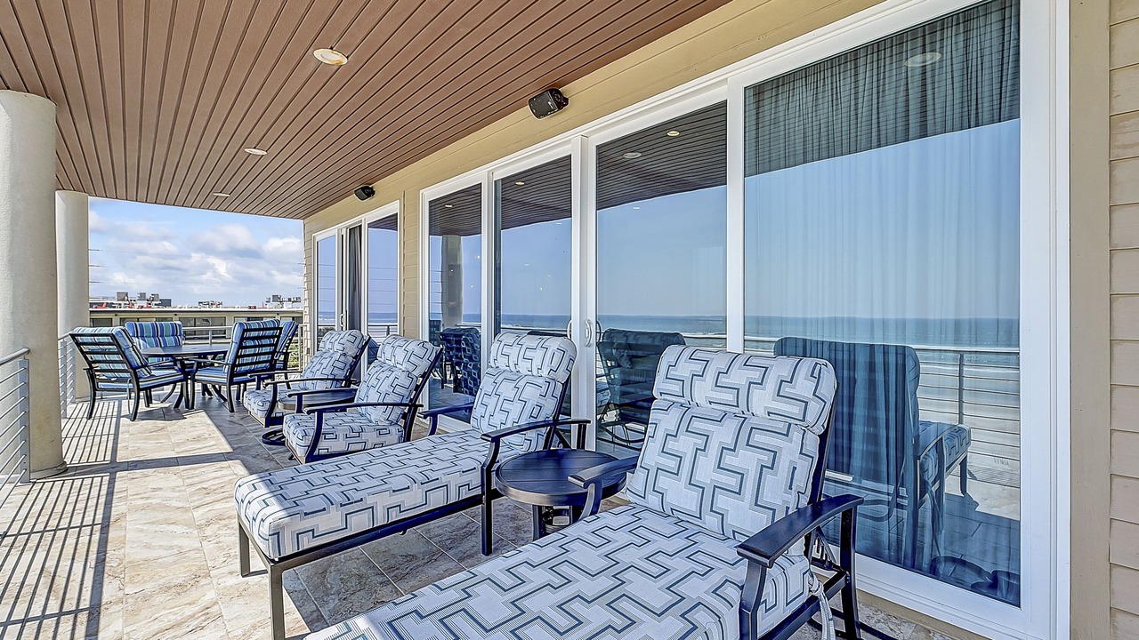Photo of Patio Balcony in Crescent Beach