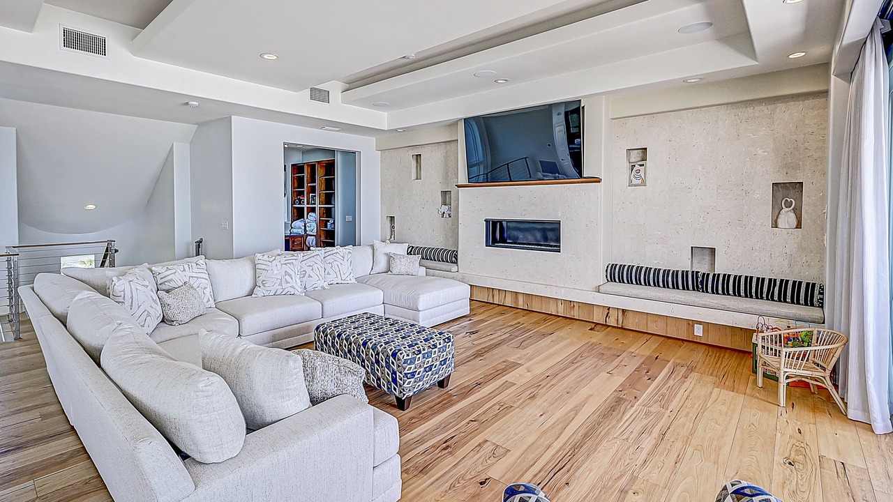 Photo of Livingroom in Crescent Beach