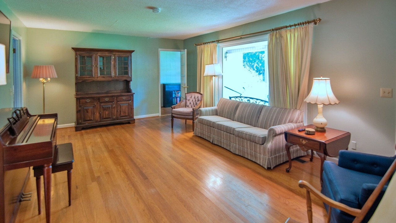 Photo of Livingroom in Guild