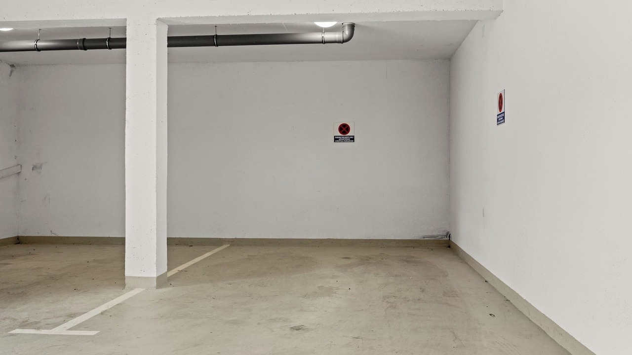 Photo of Others in Cres