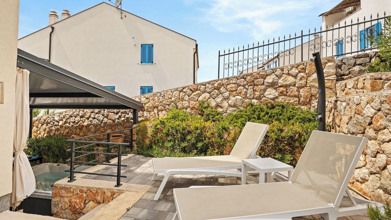 Photo of Outdoor in Cres