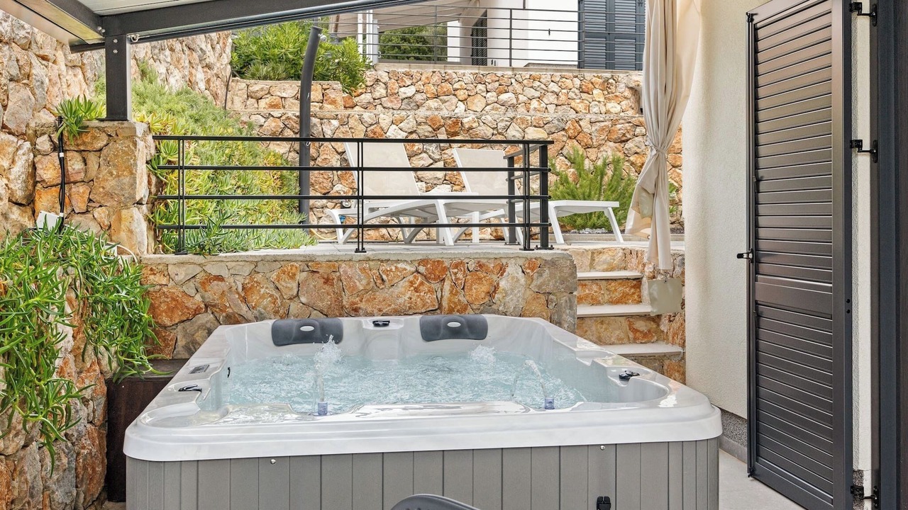 Photo of Outdoor in Cres