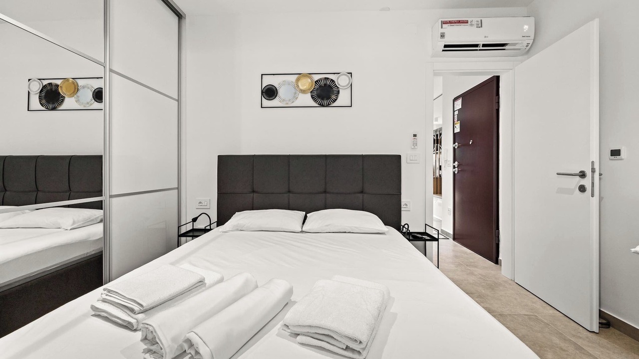 Photo of Bedroom in Cres