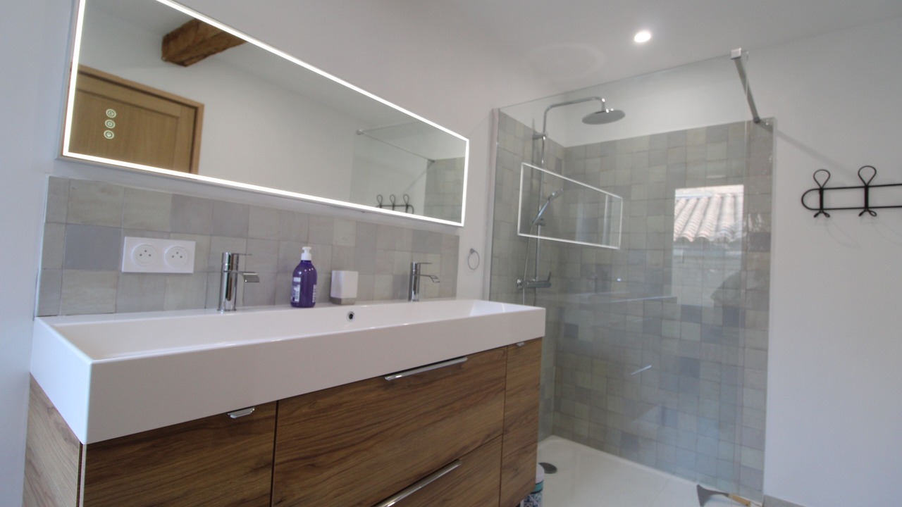 Photo of Bathroom in Fabrezan