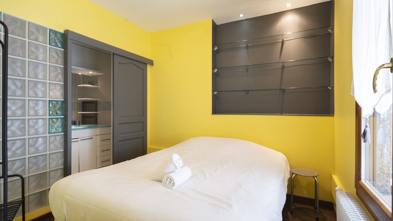 Photo of Bedroom in Saint Nicolas - Charles III - Ville vieille - Trois Maisons - Leopold