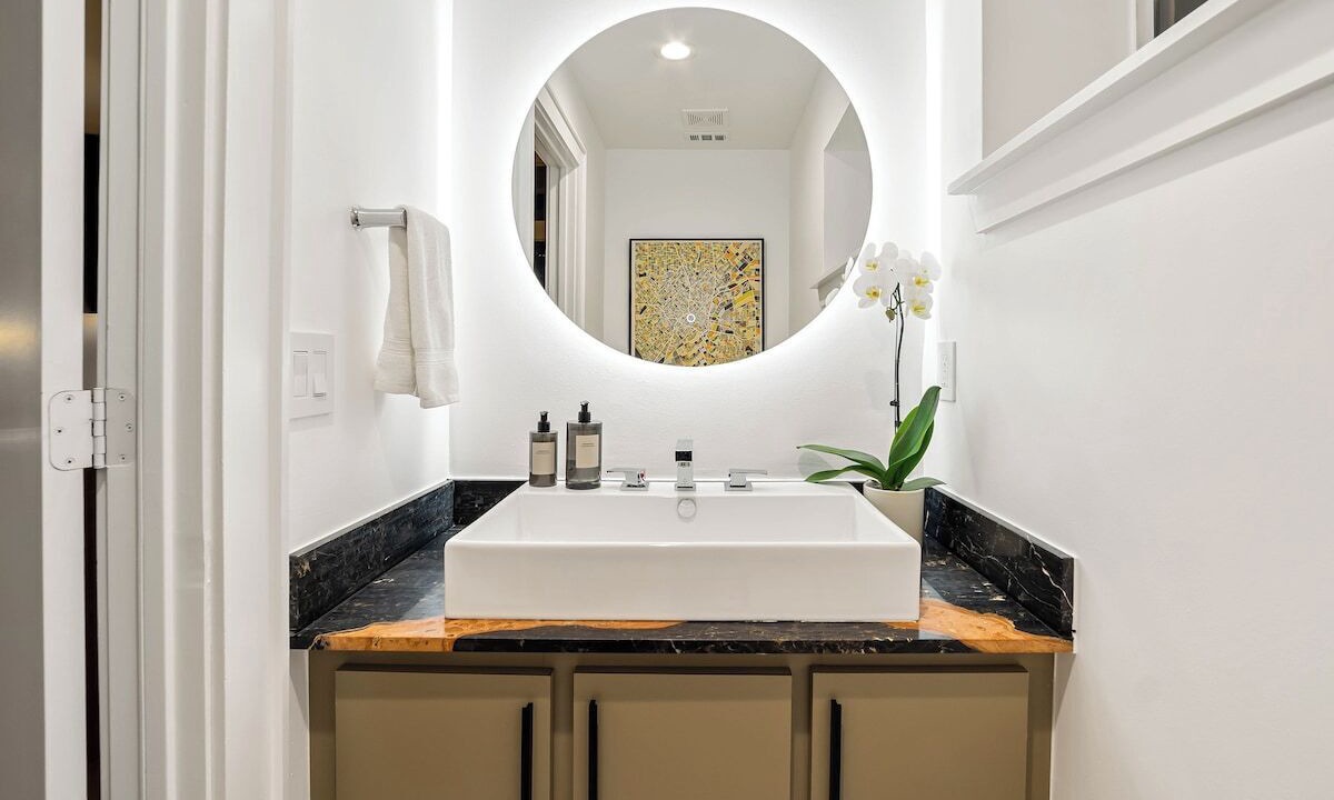 Photo of Bathroom in Old East Dallas