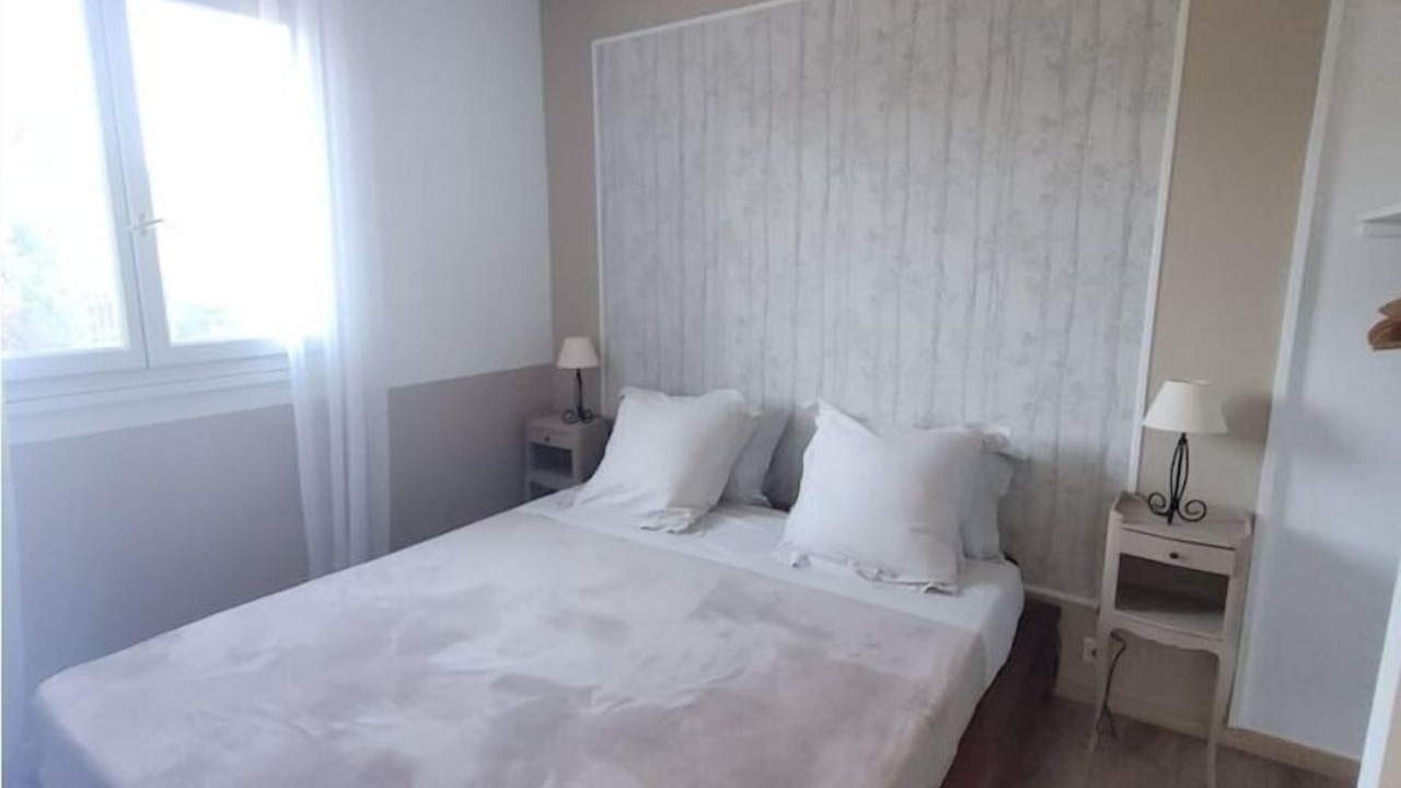 Photo of Bedroom in Camaret-sur-Aigues