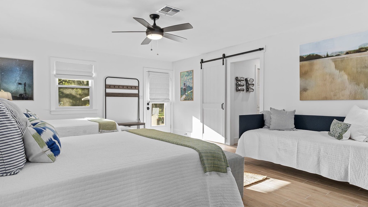 Photo of Bedroom in Driftwood