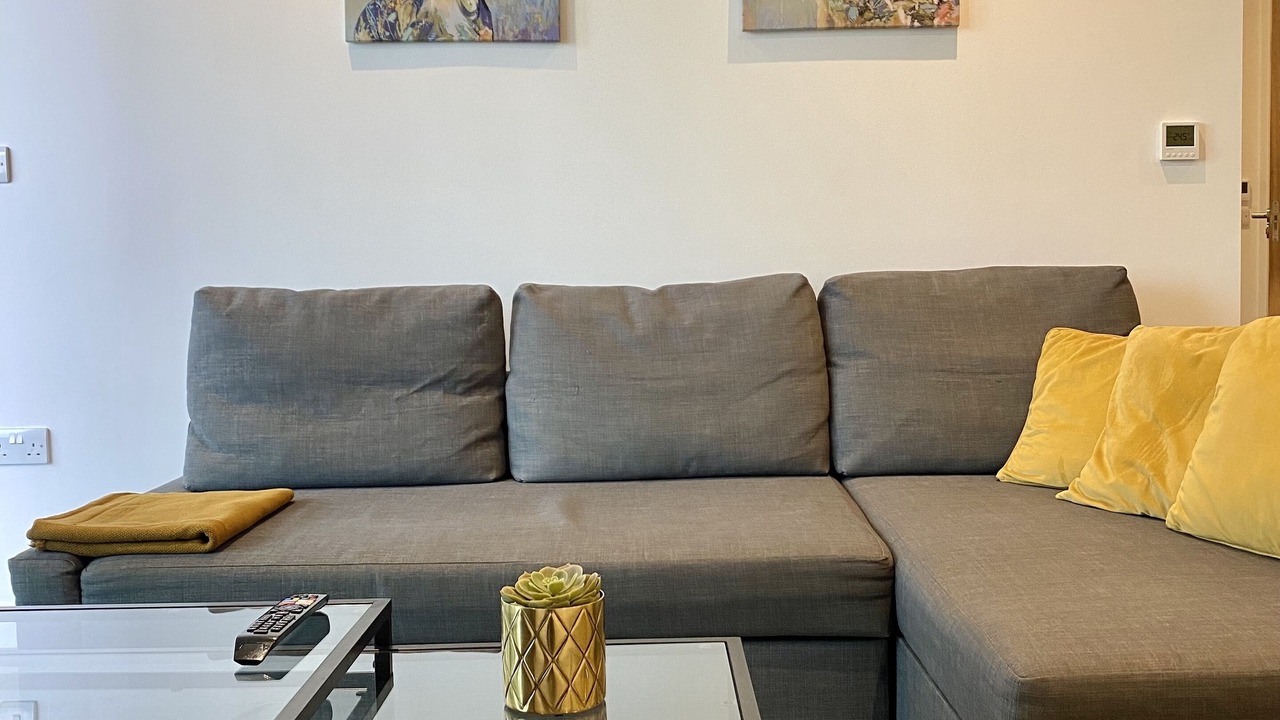 Photo of Livingroom in Sutton Central