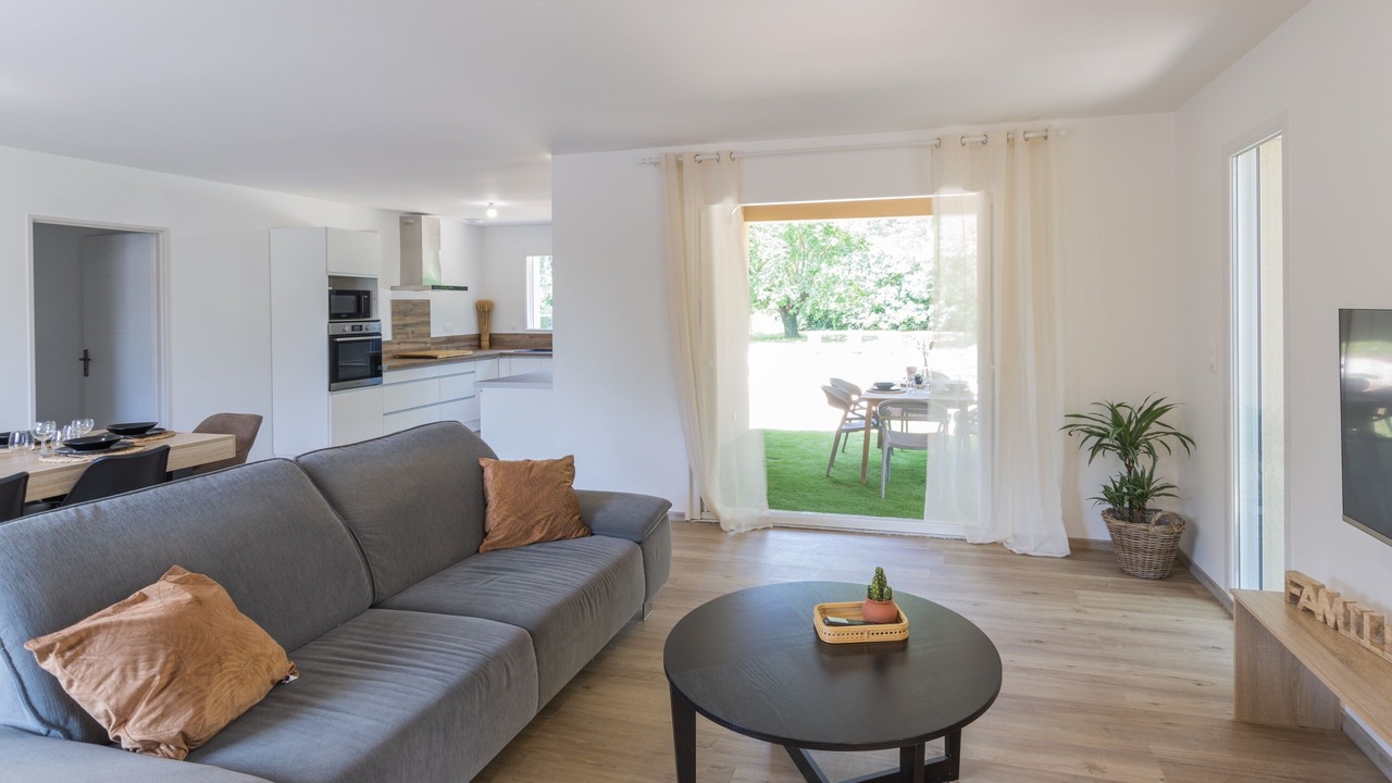 Photo of Livingroom in Berrias-et-Casteljau