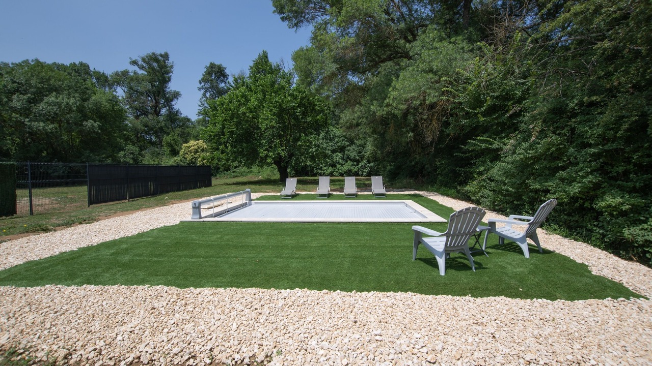 Photo of Outdoor in Berrias-et-Casteljau