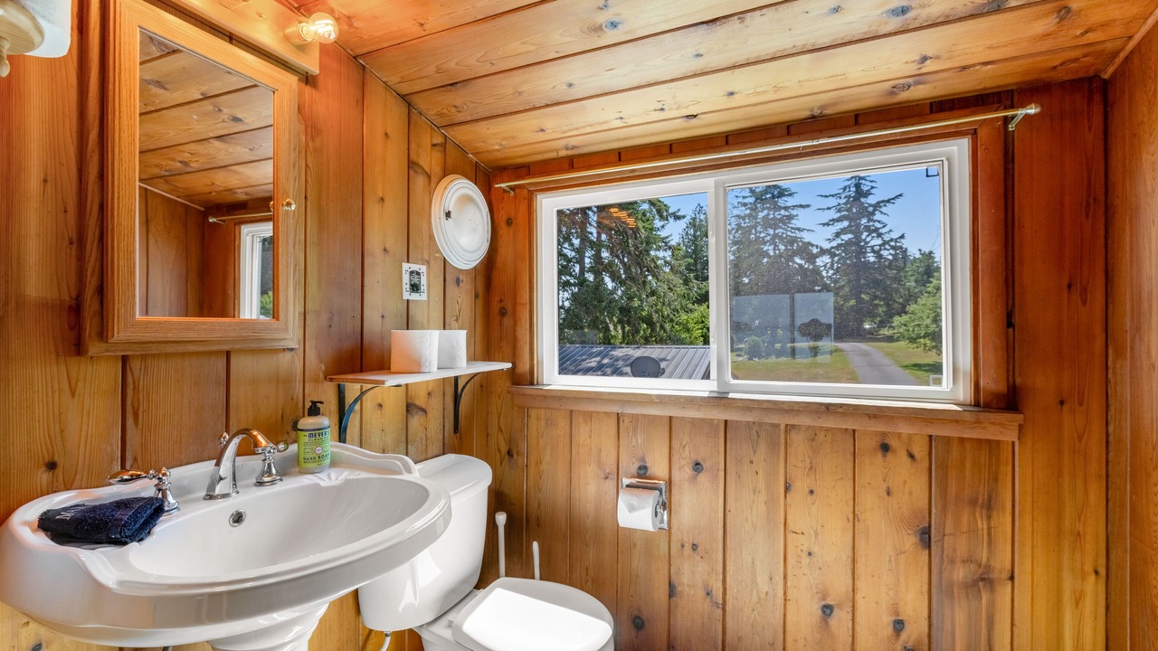 Photo of Bathroom in Tulalip