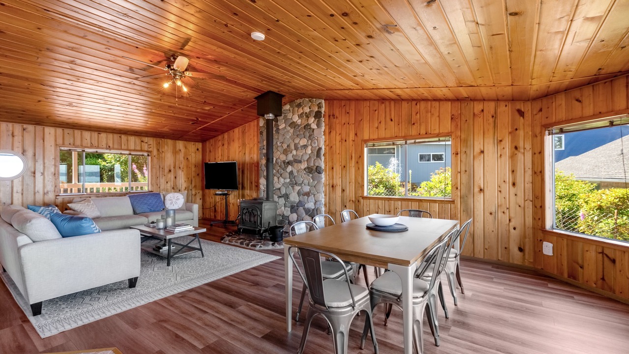 Photo of Livingroom in Tulalip