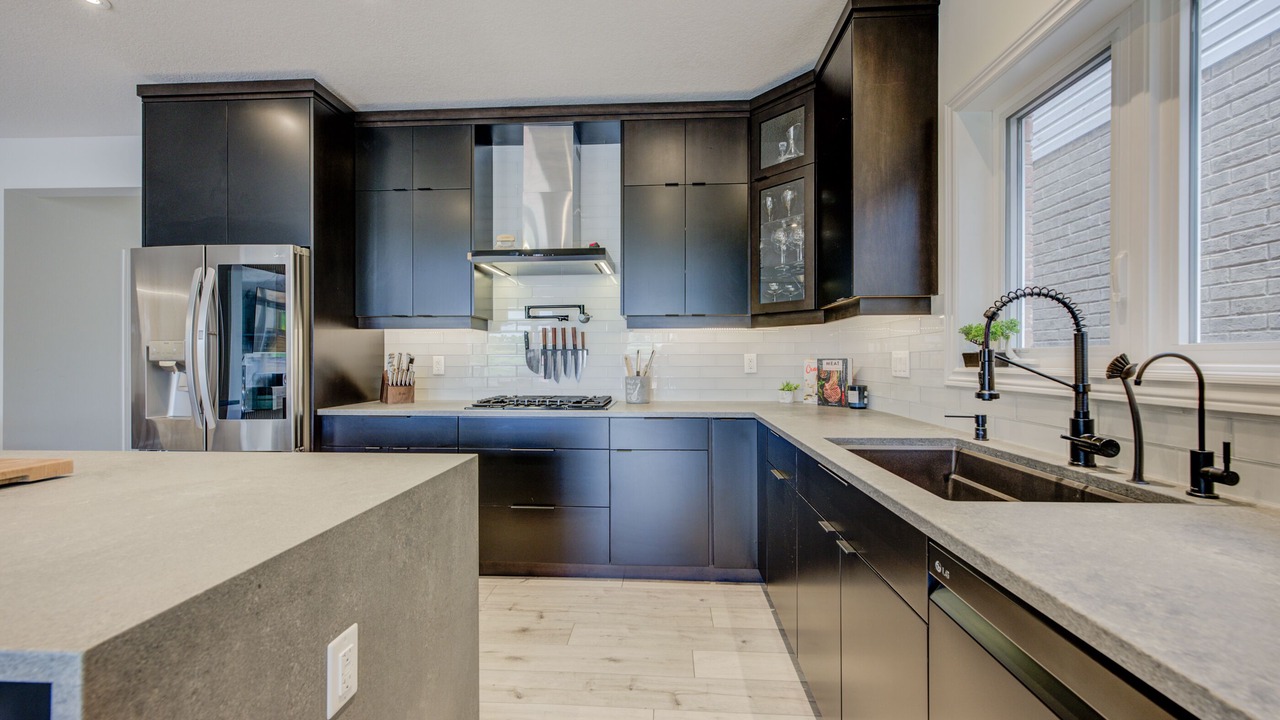 Photo of Kitchen in Grand River South