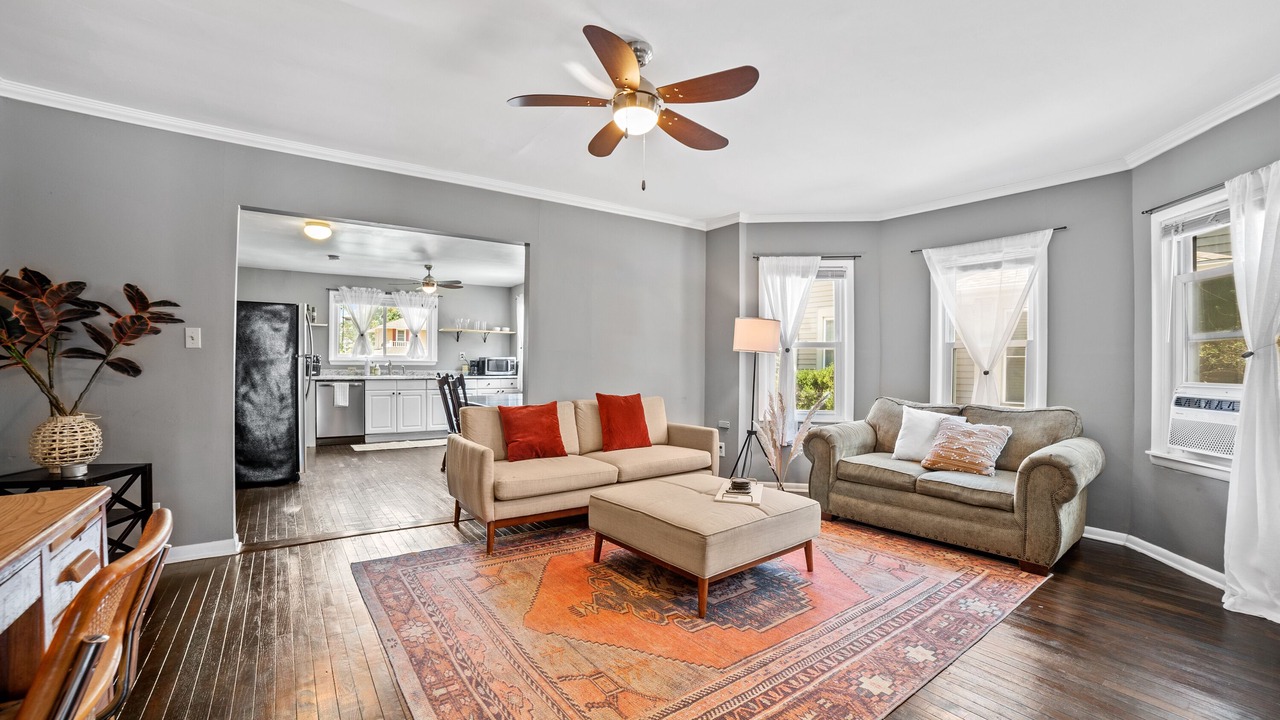 Photo of Livingroom in Maple Ridge