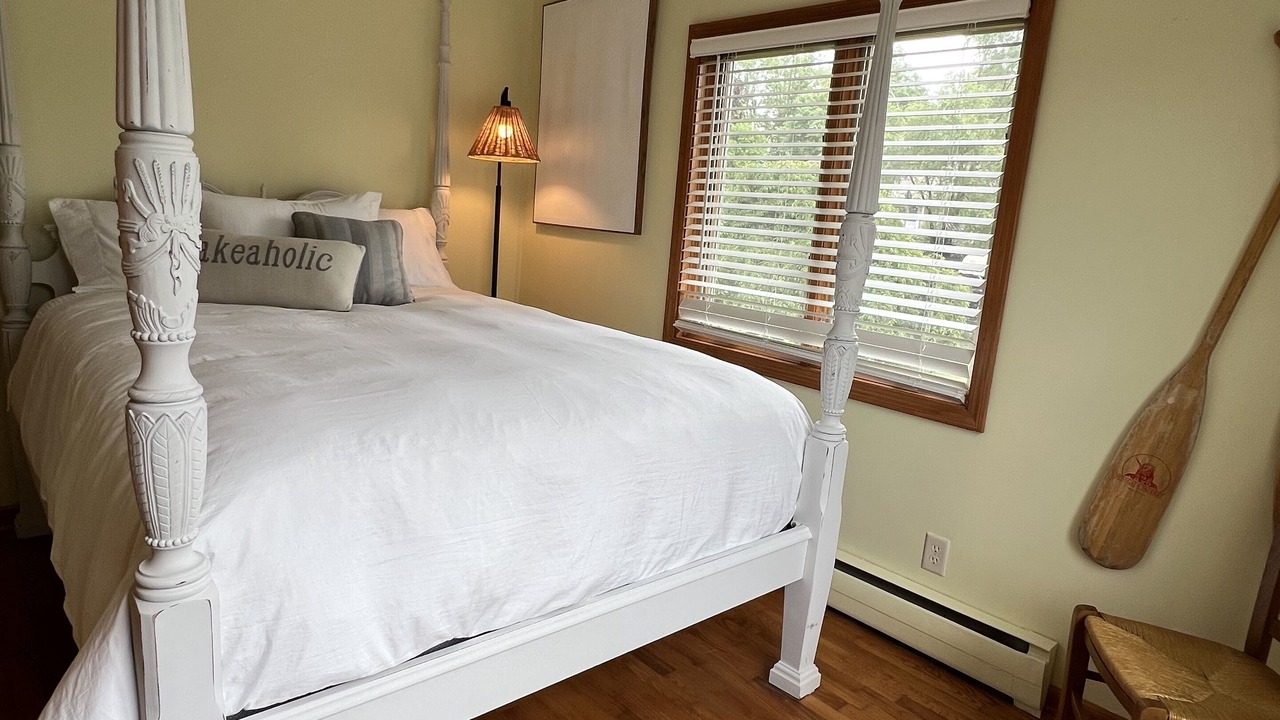 Photo of Bedroom in Paw Paw Lake