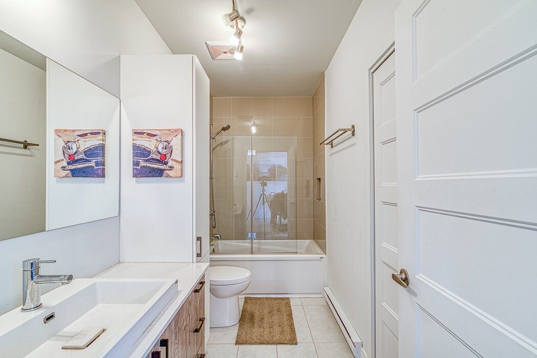 Photo of Bathroom in Laval-des-Rapides