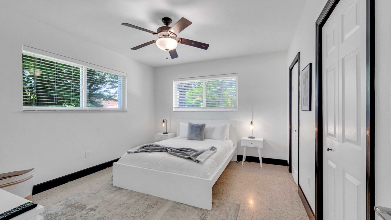 Photo of Bedroom in El Portal