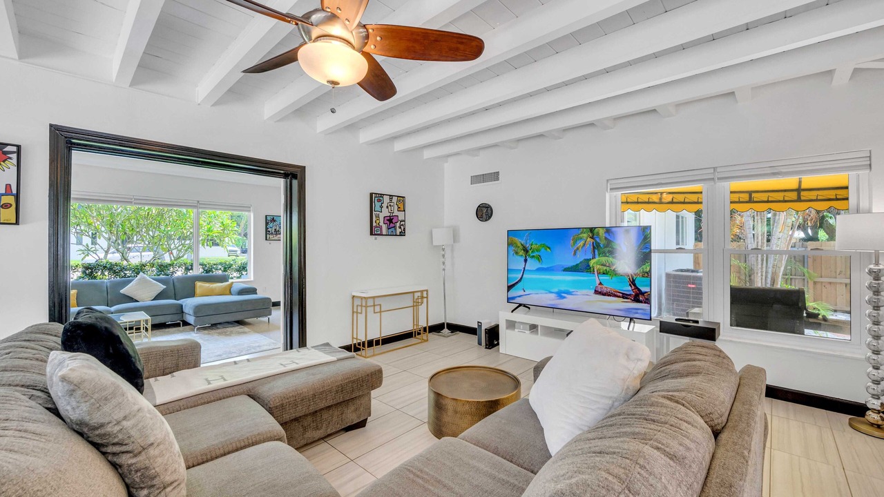 Photo of Livingroom in El Portal