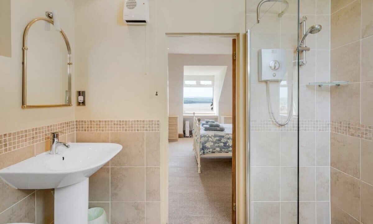 Photo of Bathroom in Rock