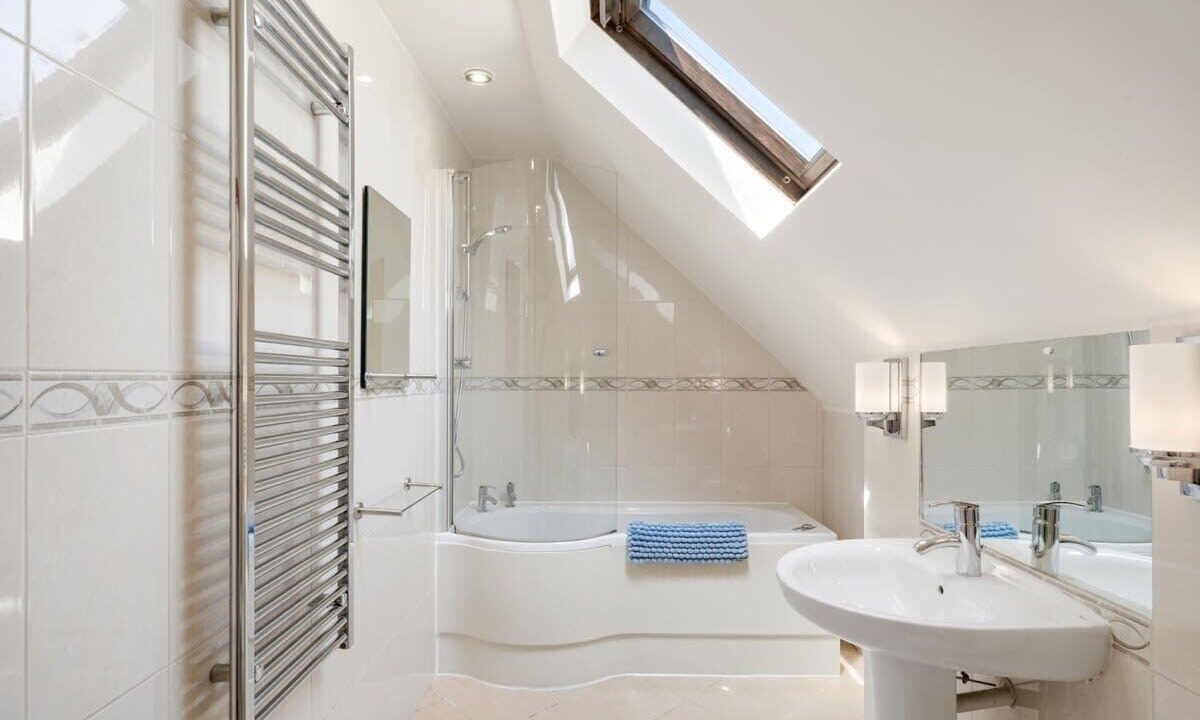 Photo of Bathroom in Rock