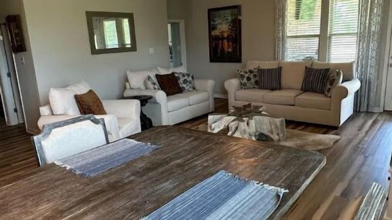 Photo of Livingroom in Westlake
