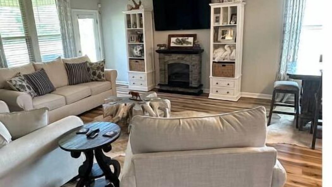 Photo of Livingroom in Westlake