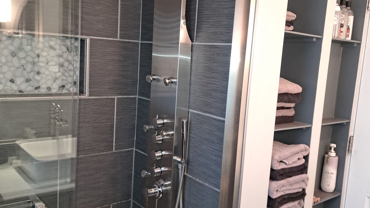 Photo of Bathroom in Arcade