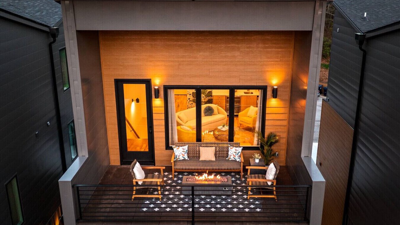 Photo of Patio Balcony in East Ridge