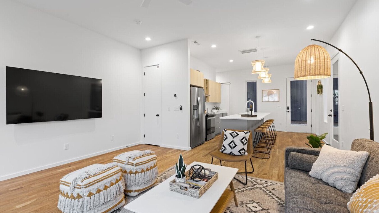 Photo of Livingroom in East Ridge