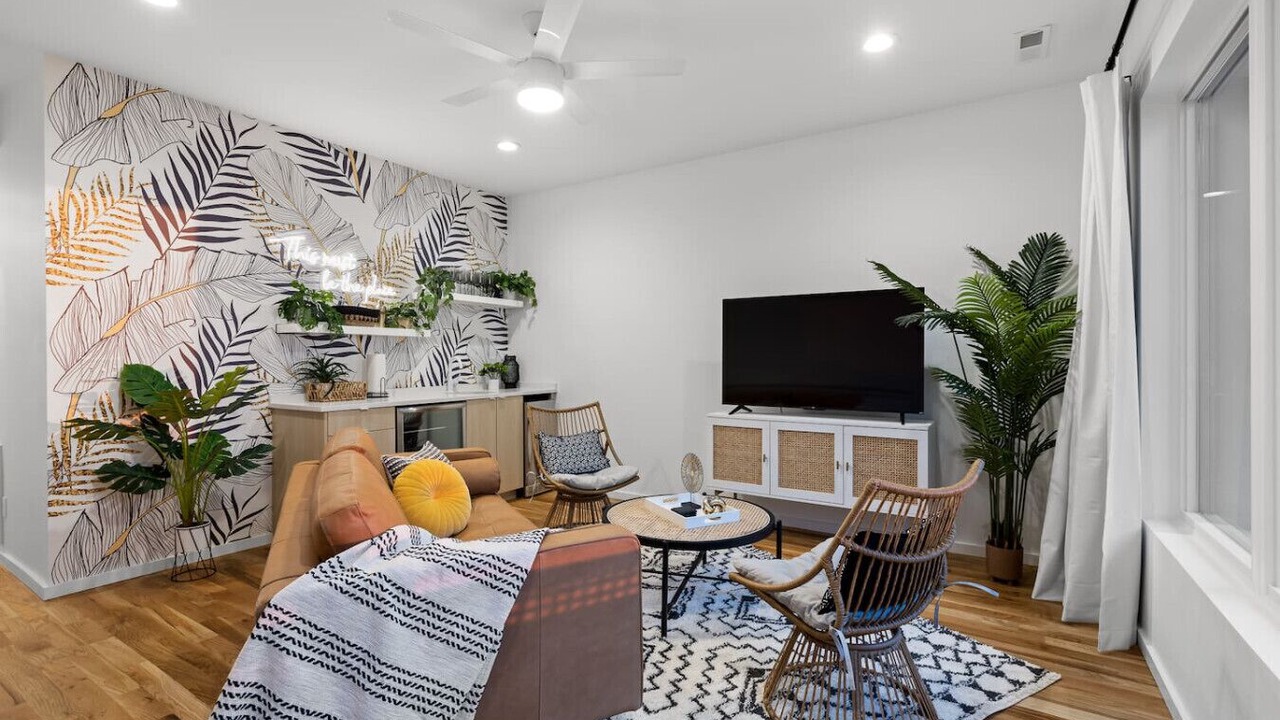 Photo of Livingroom in East Ridge