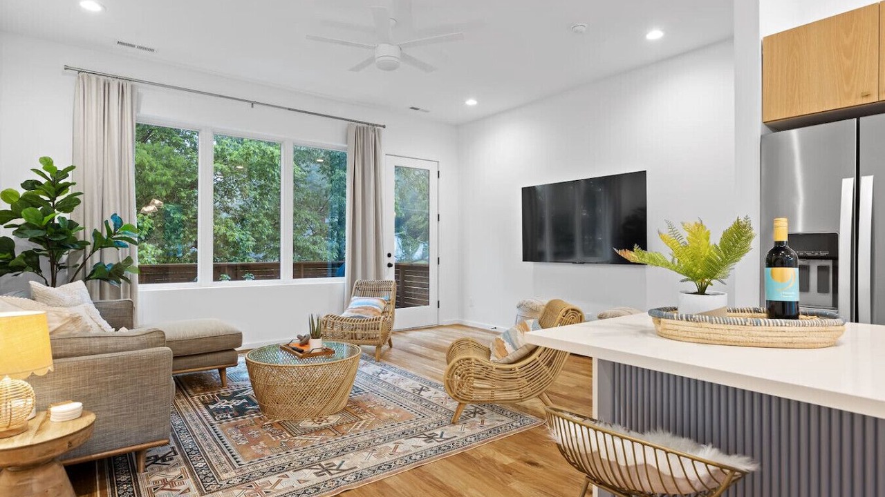 Photo of Livingroom in East Ridge