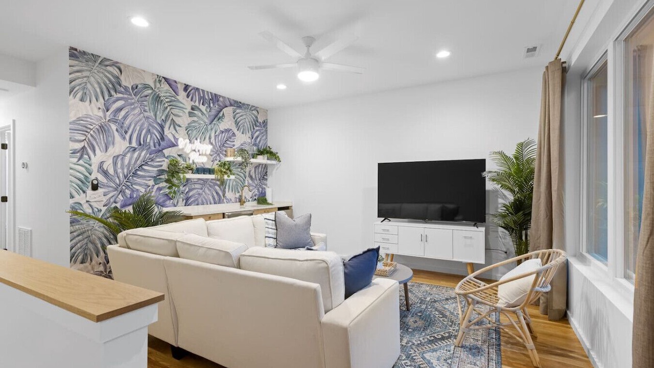 Photo of Livingroom in East Ridge